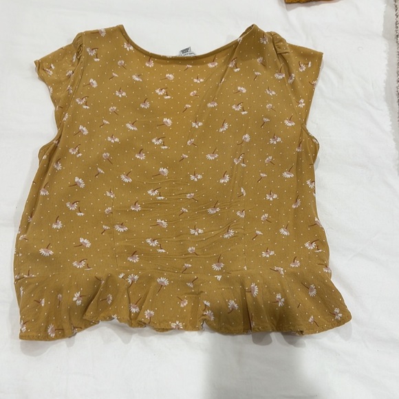 Light mustard blouse - Picture 2 of 2